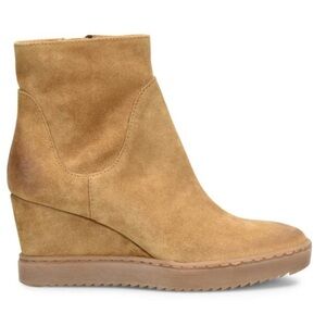 Sofft NWOT Shary Aqua Waterproof Camel Color Ankle Booties-Size 9